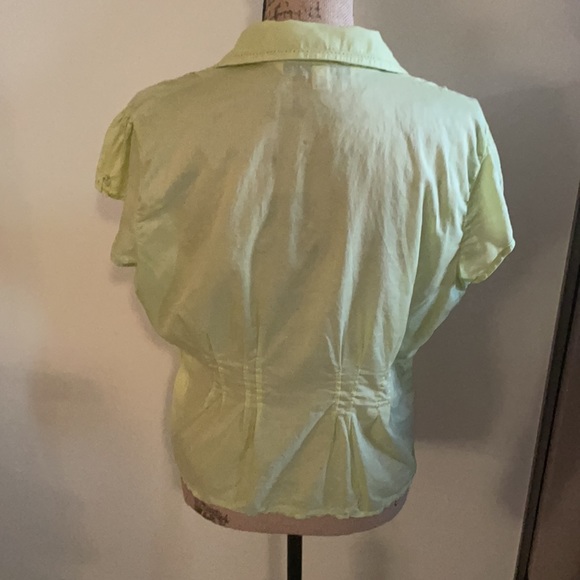 Lime green cotton cap sleeve shirt. - Picture 2 of 5